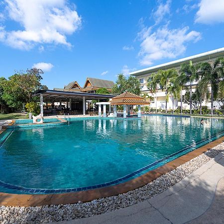 Blue Beach Grand Resort And Spa In Chalong Phuket By Dayuu Ban Saiyuan Esterno foto