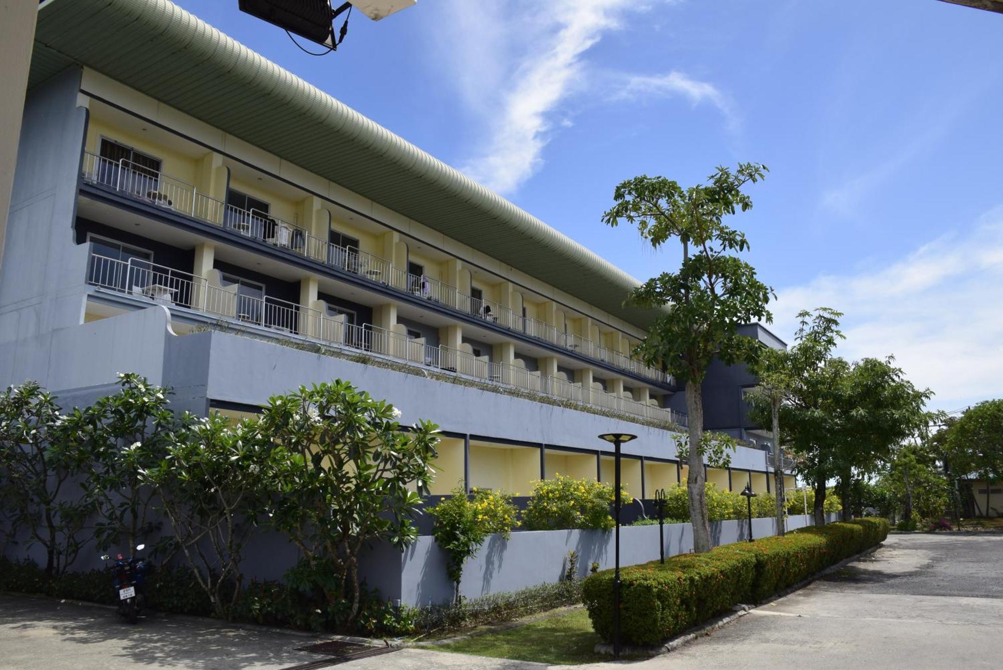 Blue Beach Grand Resort And Spa In Chalong Phuket By Dayuu Ban Saiyuan Esterno foto