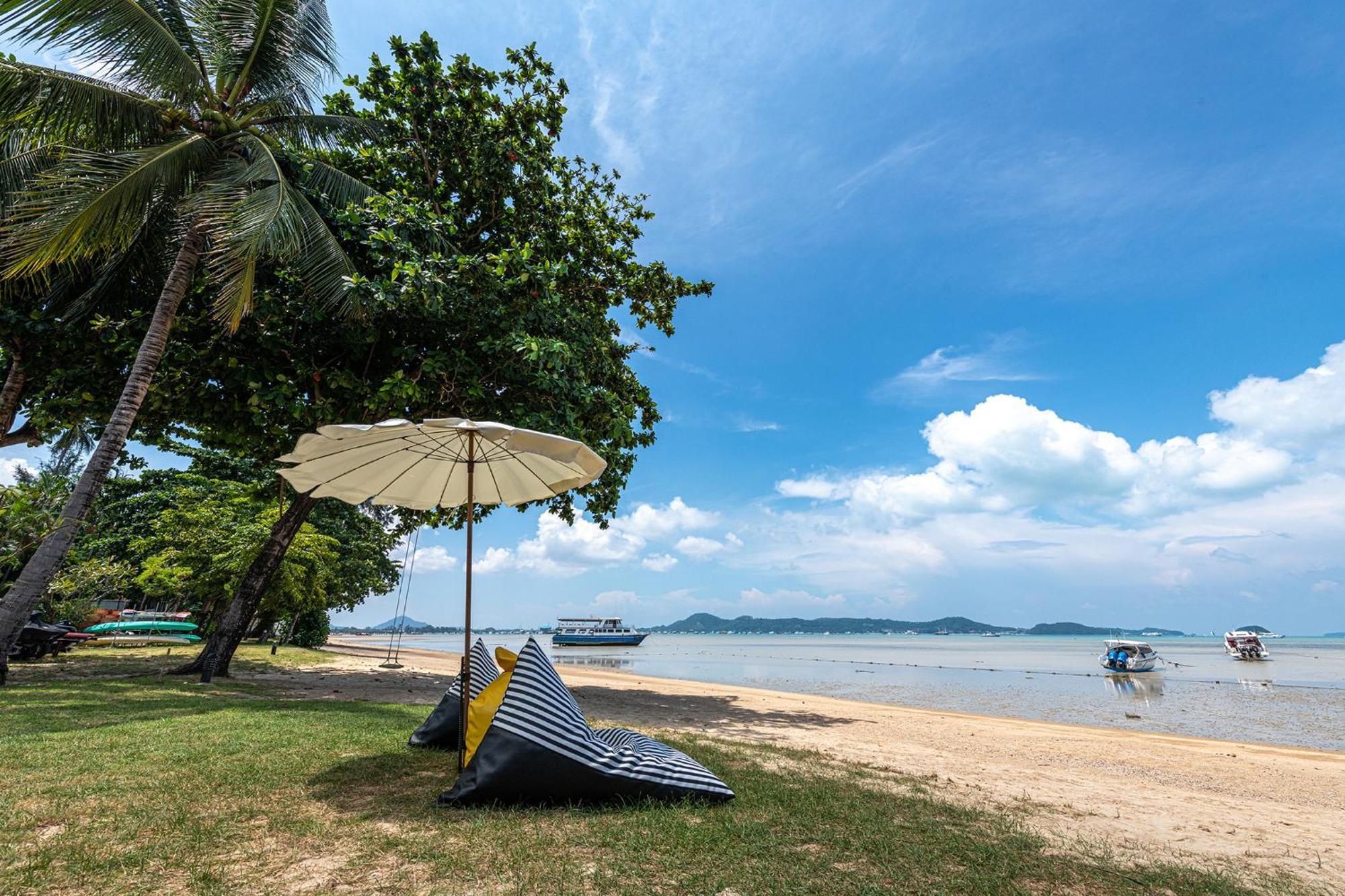 Blue Beach Grand Resort And Spa In Chalong Phuket By Dayuu Ban Saiyuan Esterno foto
