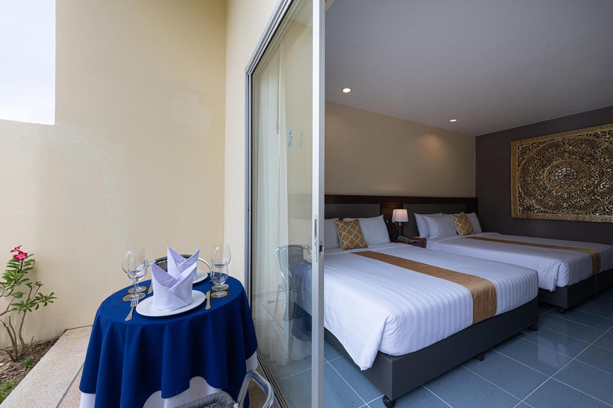 Blue Beach Grand Resort And Spa In Chalong Phuket By Dayuu Ban Saiyuan Esterno foto