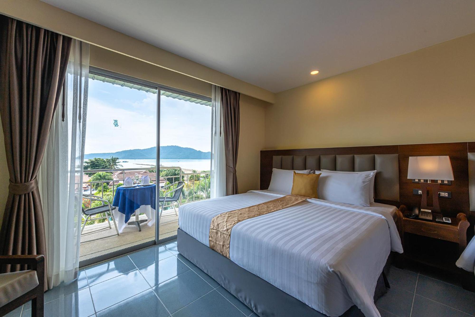Blue Beach Grand Resort And Spa In Chalong Phuket By Dayuu Ban Saiyuan Esterno foto
