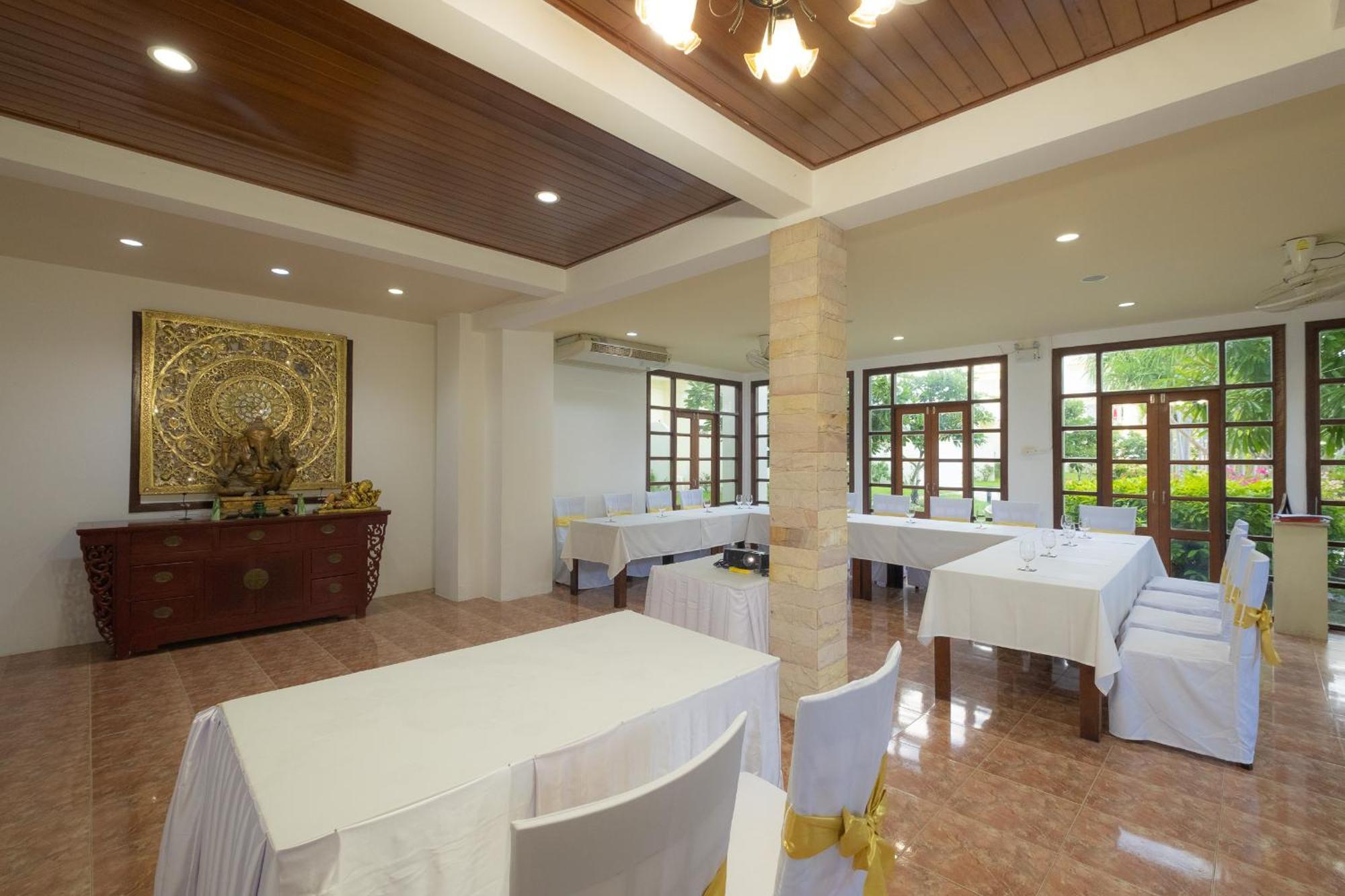 Blue Beach Grand Resort And Spa In Chalong Phuket By Dayuu Ban Saiyuan Esterno foto