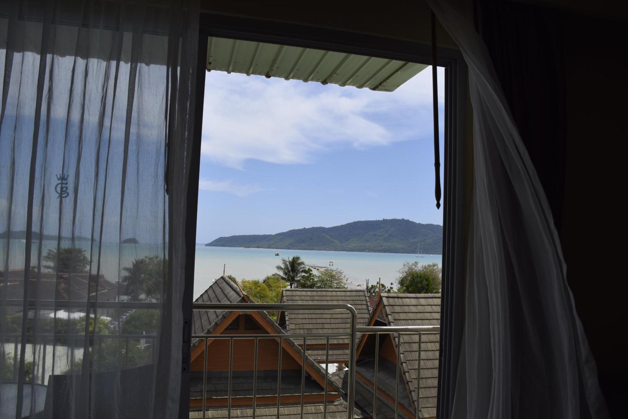 Blue Beach Grand Resort And Spa In Chalong Phuket By Dayuu Ban Saiyuan Esterno foto