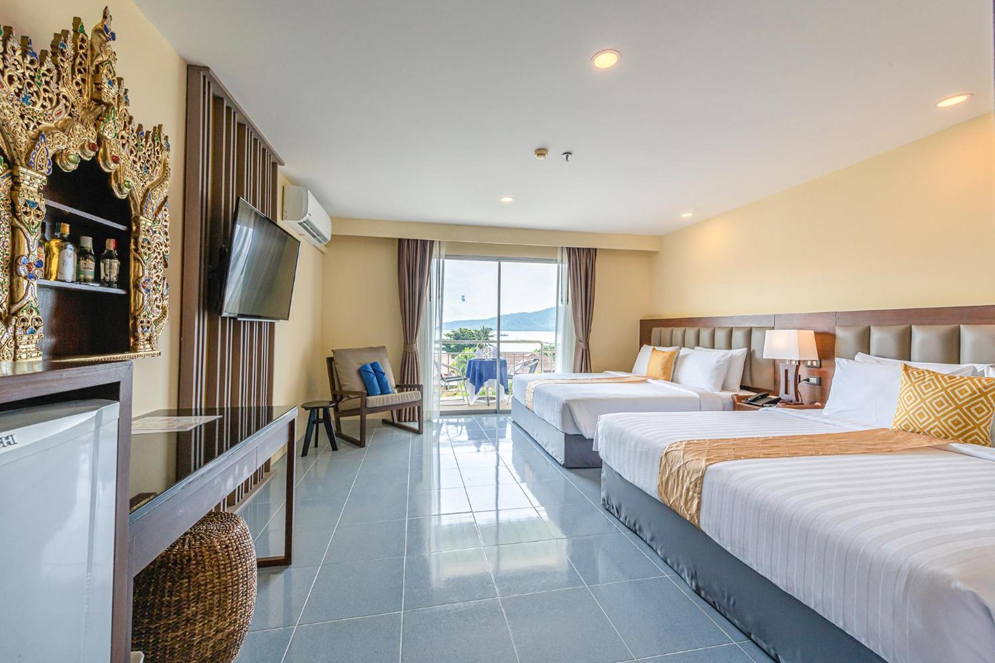 Blue Beach Grand Resort And Spa In Chalong Phuket By Dayuu Ban Saiyuan Esterno foto