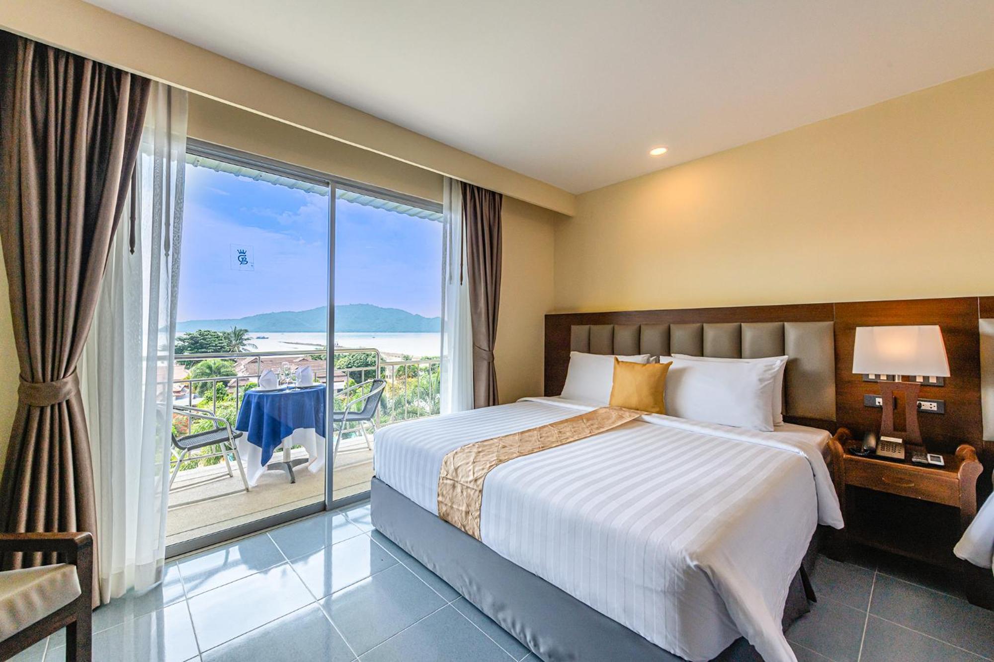 Blue Beach Grand Resort And Spa In Chalong Phuket By Dayuu Ban Saiyuan Esterno foto