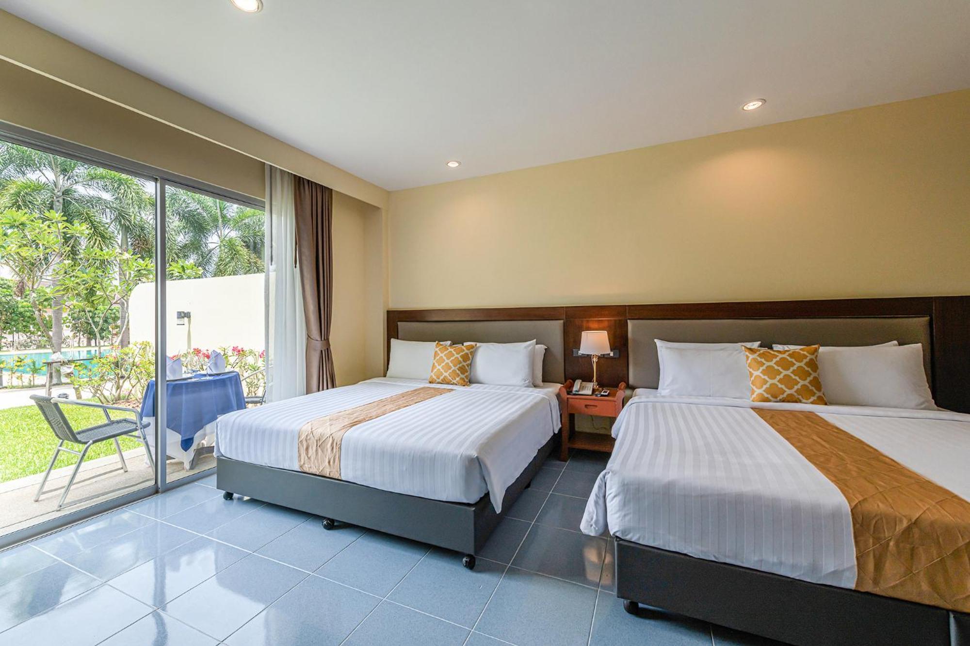 Blue Beach Grand Resort And Spa In Chalong Phuket By Dayuu Ban Saiyuan Esterno foto