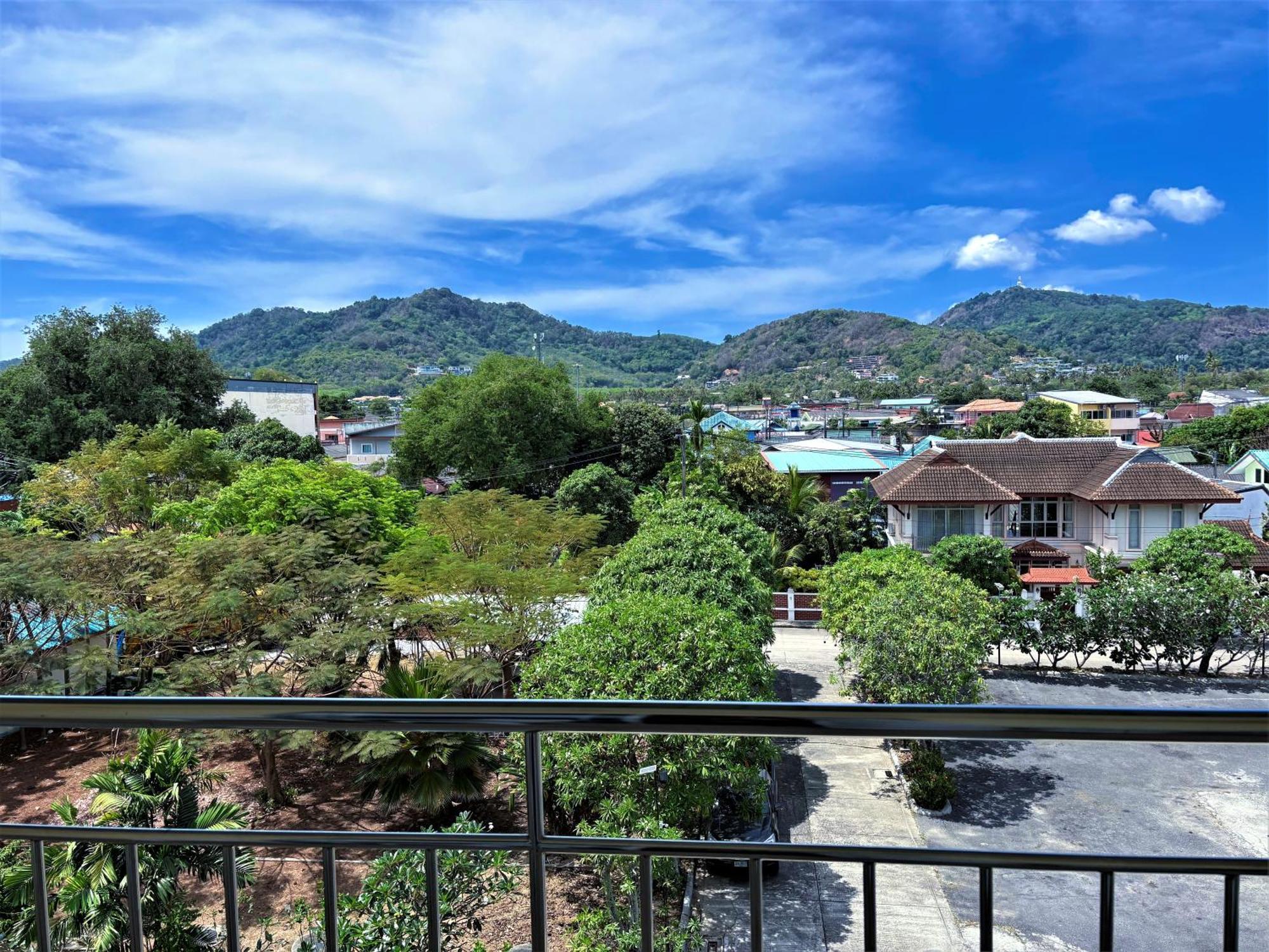 Blue Beach Grand Resort And Spa In Chalong Phuket By Dayuu Ban Saiyuan Esterno foto